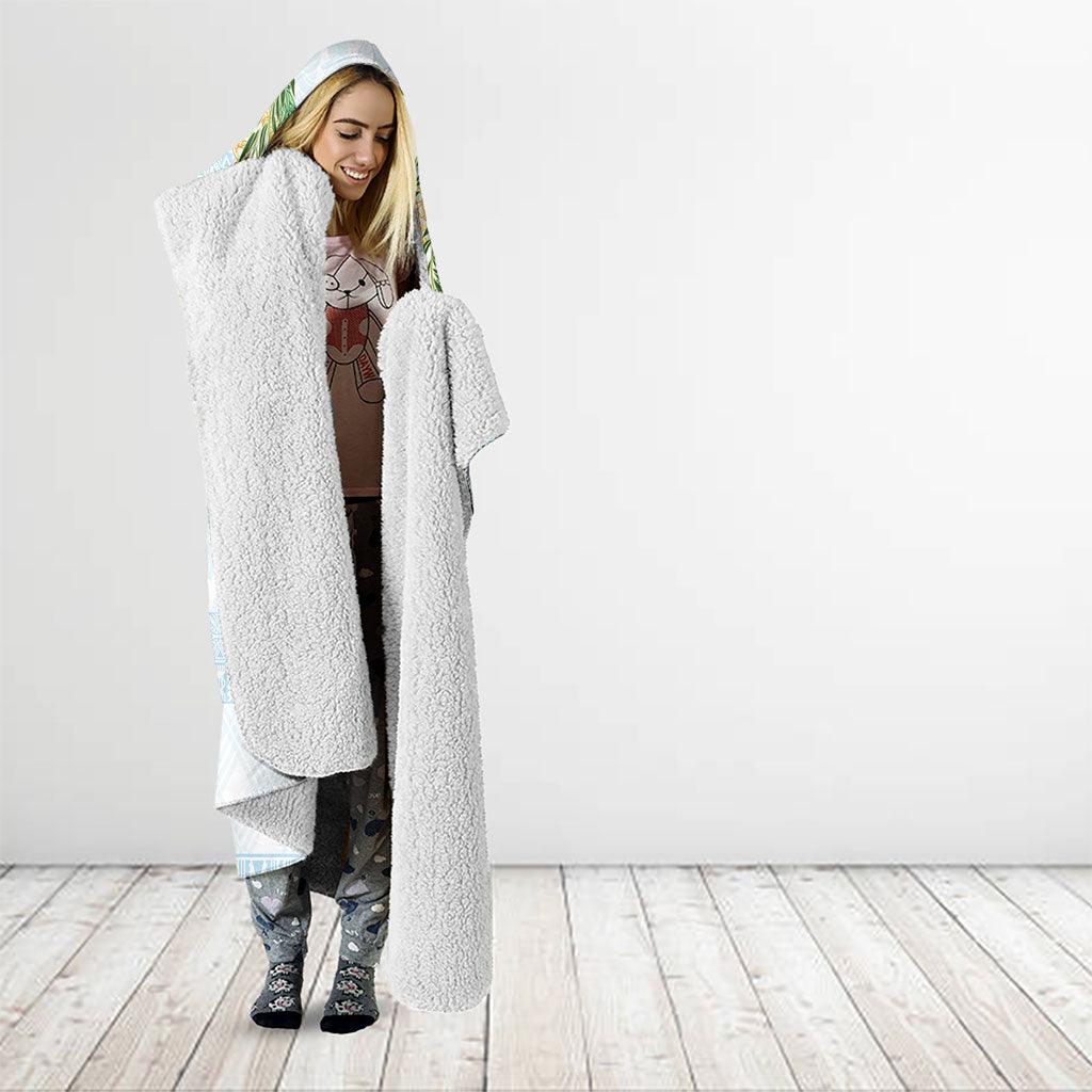 Hawai'i Paniolo Maile Twisted Lei Hooded Blanket Winter White