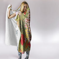 Mahalo Hawaii - ⁠Ka Pule a ka Haku Hooded Blanket Tropical Flowers
