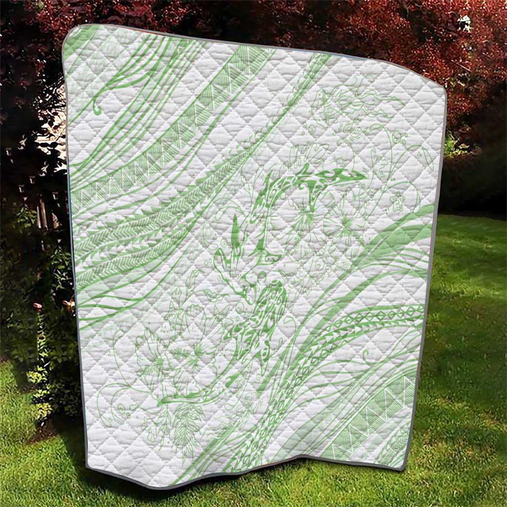 Sharks Couple Dreamy Polynesians Floral Sea Quilt Emerald - Polynesian Pride