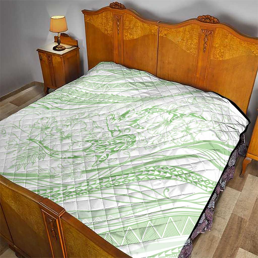 Sharks Couple Dreamy Polynesians Floral Sea Quilt Emerald - Polynesian Pride