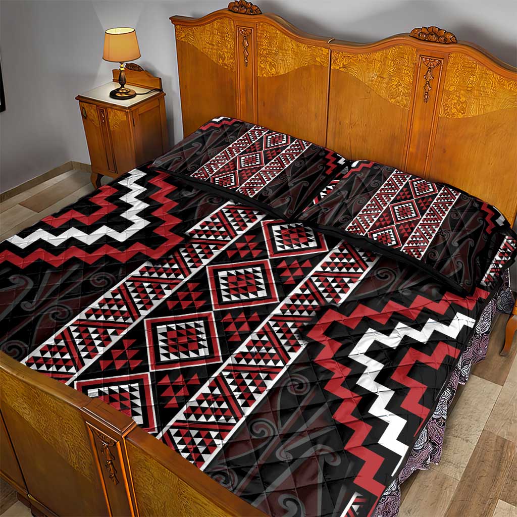Red Tukutuku Pattern Aotearoa Quilt Bed Set Niho Taniwha and Puhoro Motifs