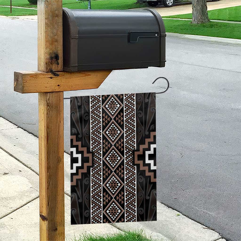 Classic Tukutuku Pattern Aotearoa Garden Flag Niho Taniwha and Puhoro Motifs