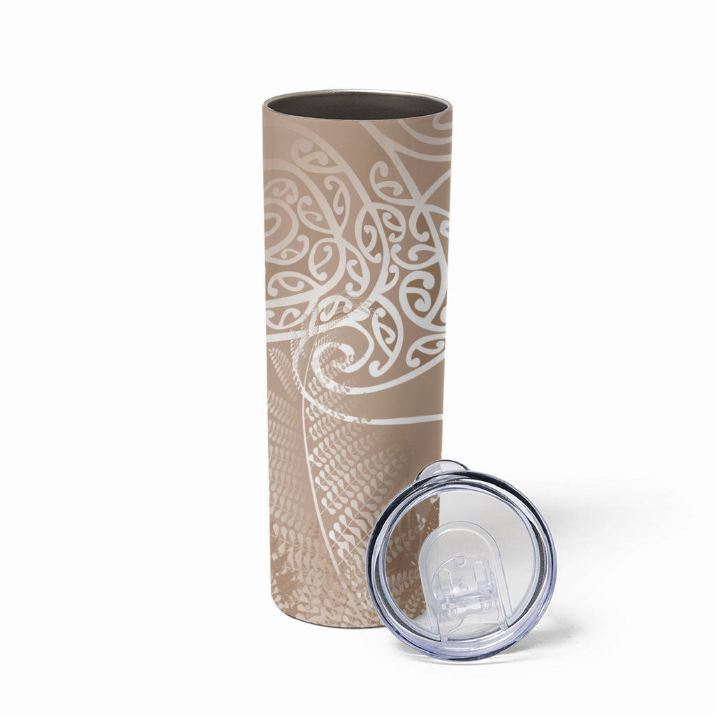 Aotearoa Maori Koru Curves Skinny Tumbler Silver Ferns - Mocha LT7 - Polynesian Pride