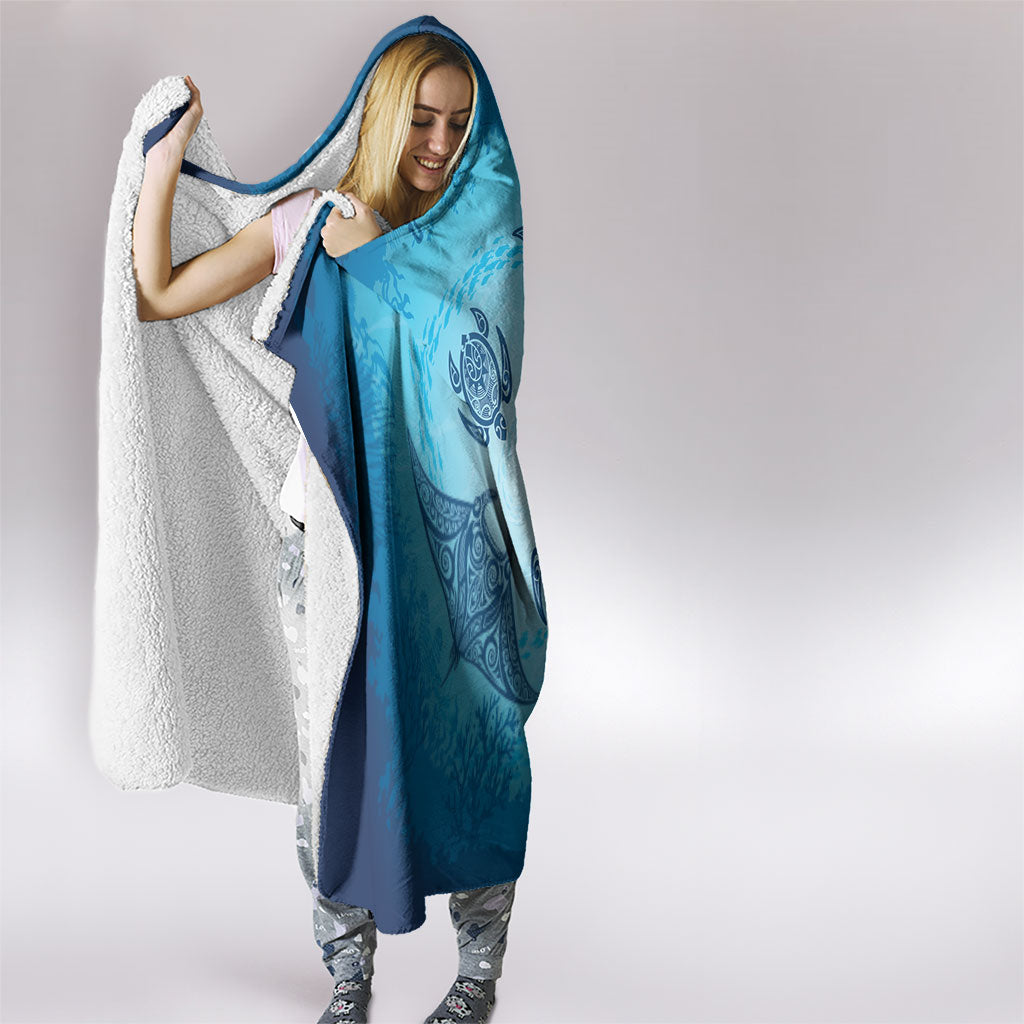 Hawaii Quilt Inspired Collection Aloha Sea Hooded Blanket Manta Ray and Turtles