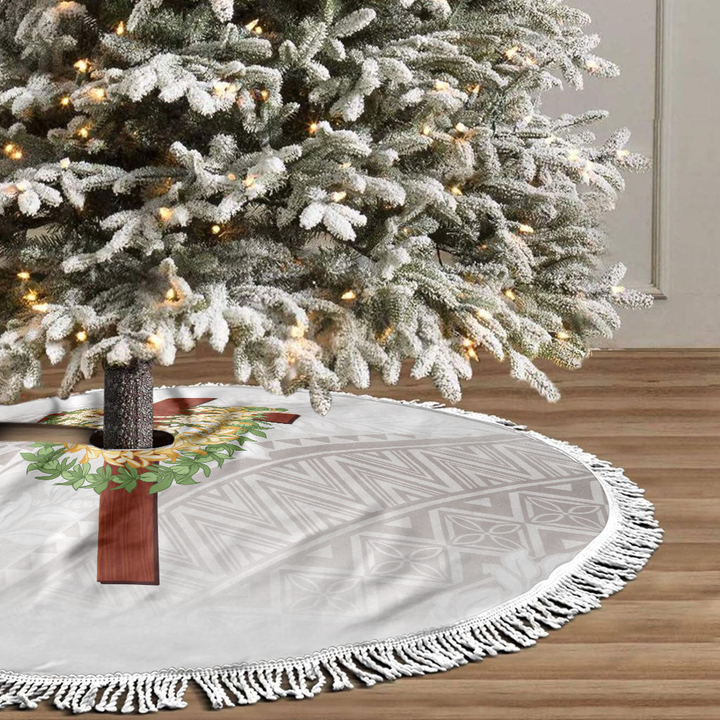 Hawaii ⁠Ka Pule a ka Haku Memorial Tree Skirt Flower Lei Cross - Ivory White