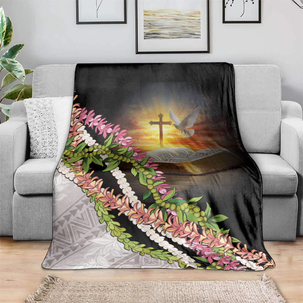 Hawaii Mokihana Mix Pikake Leis Mahalo 'Olelo Blanket Black
