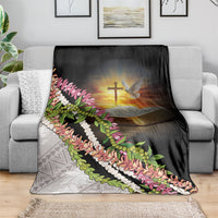 Hawaii Mokihana Mix Pikake Leis Mahalo 'Olelo Blanket Black