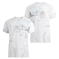 Niue White Sunday Tapu Fanau Women V-Neck T-Shirt Fiti Pua Mix Hiapo Tapa