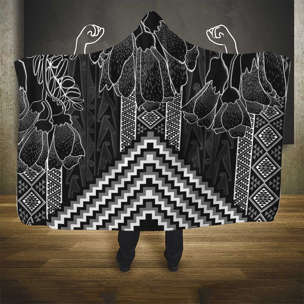 Aotearoa Taniko Pattern Hooded Blanket Poutama Mix Kowhai Flowers