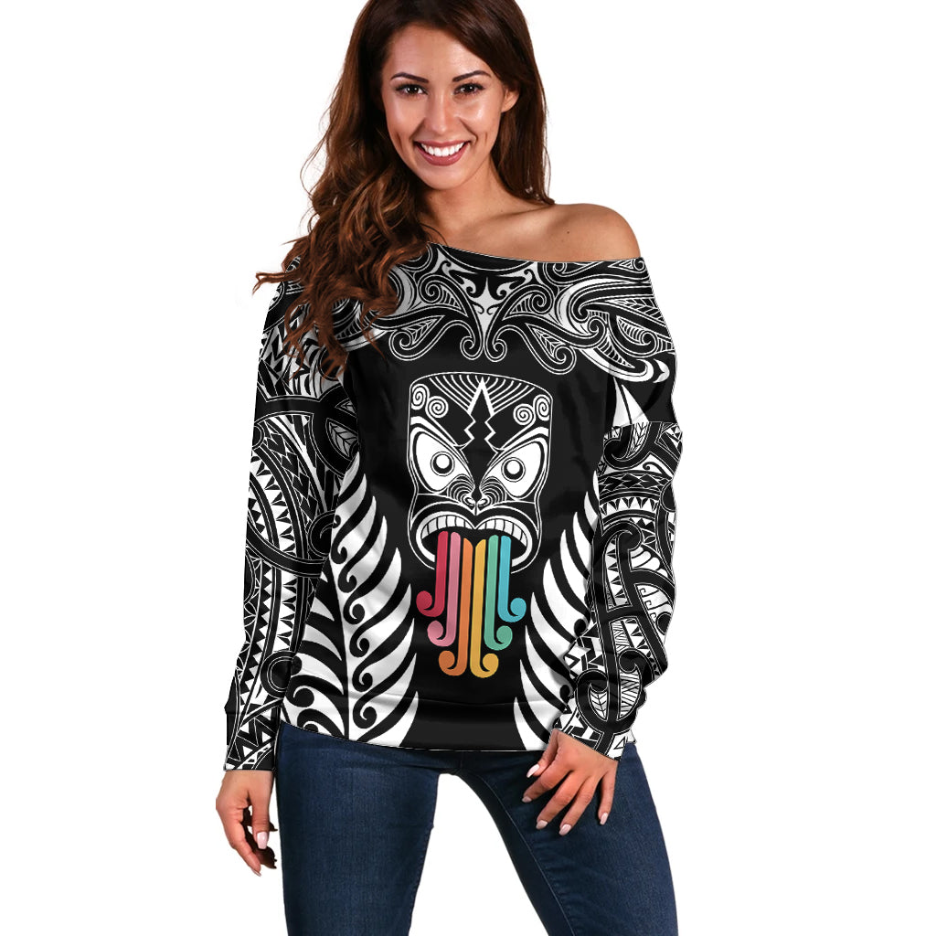 Personalised Kia Kaha Te Reo Maori Off Shoulder Sweater Hei Tiki Mix Koru - Black LT7 Women Black - Polynesian Pride