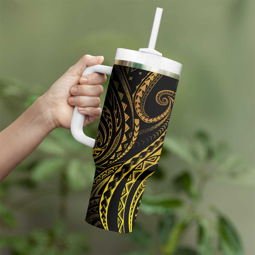 Polynesia Plumeria Lei Tumbler With Handle Black Gold Curves Motif