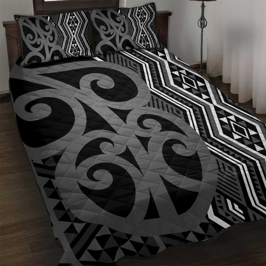 Maori Taniko Patterns Quilt Bed Set Black Patiki Motifs Mix Whakairo Ngaru LT7 Black - Polynesian Pride