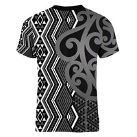 Maori Taniko Patterns Women V-Neck T-Shirt Black Patiki Motifs Mix Whakairo Ngaru