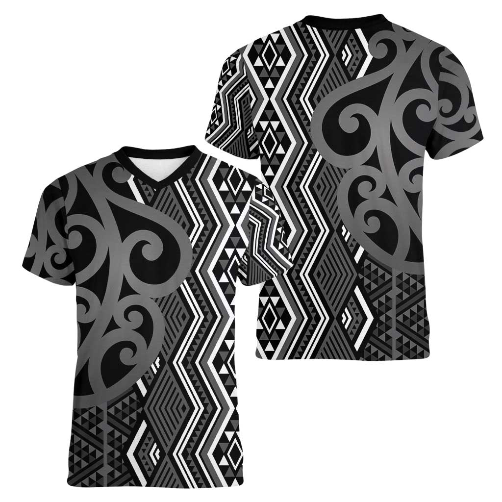 Maori Taniko Patterns Women V-Neck T-Shirt Black Patiki Motifs Mix Whakairo Ngaru