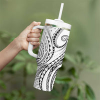 Polynesia Plumeria Lei Tumbler With Handle White Curves Motif