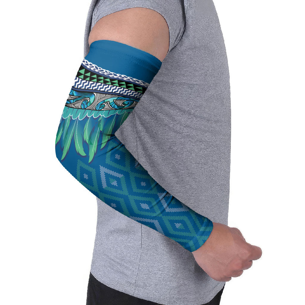 Aotearoa Maori Ngati Kahungunu Iwi Paua Blue Arm Sleeves Korowai Tukutuku Kaokao Motifs