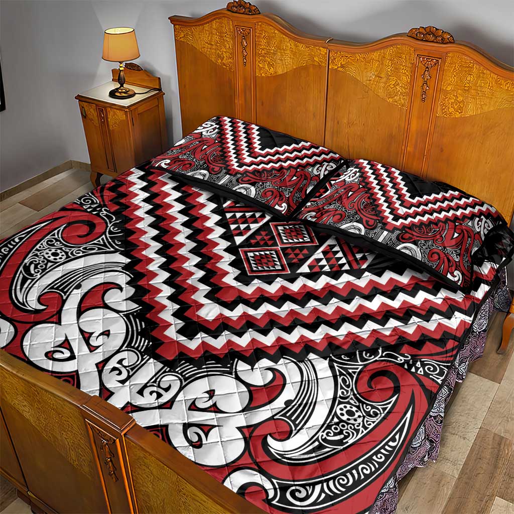 Maori Tukutuku Taniko Motifs Quilt Bed Set Red Poutama Mix Kowhaiwhai