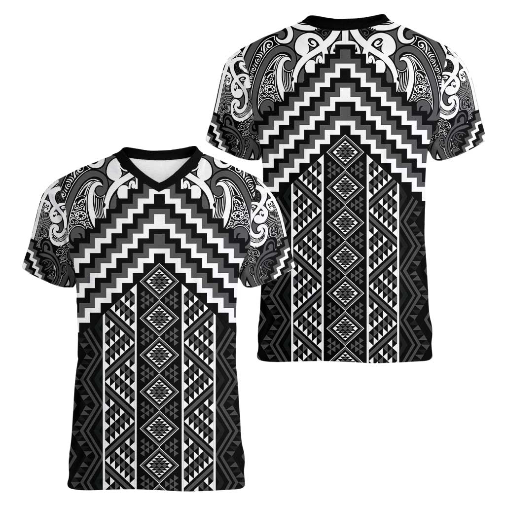 Maori Tukutuku Taniko Motifs Women V-Neck T-Shirt Black Poutama Mix Kowhaiwhai