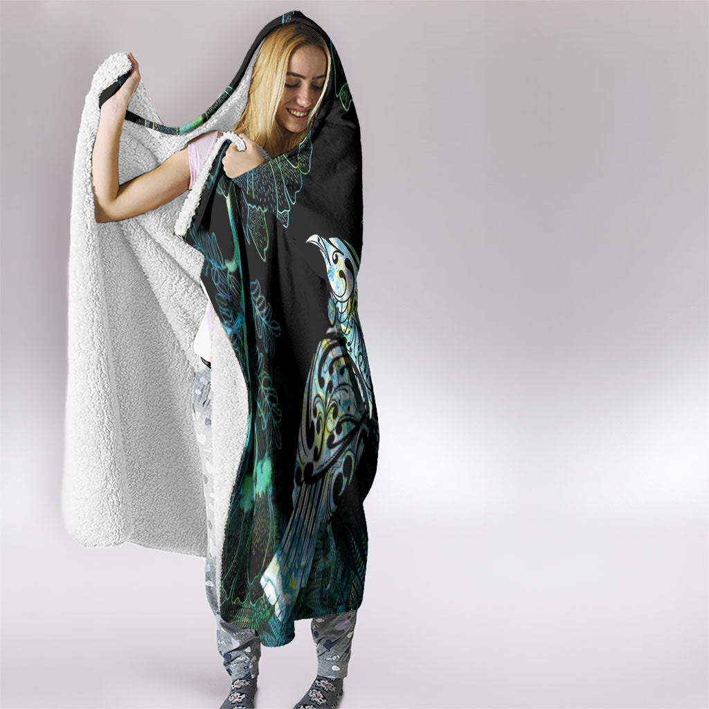 Aotearoa Maori Mahuru Hooded Blanket Spring Time - Paua Shell Green LT7 - Polynesian Pride