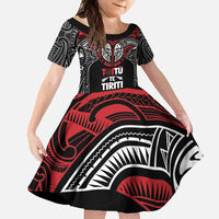 Aotearoa Maori Personalized Family Matching Mermaid Dress and Hawaiian Shirt Toitu Te Tiriti Ake! Ake! Ake! LT7 Daughter's Dress Black - Polynesian Pride
