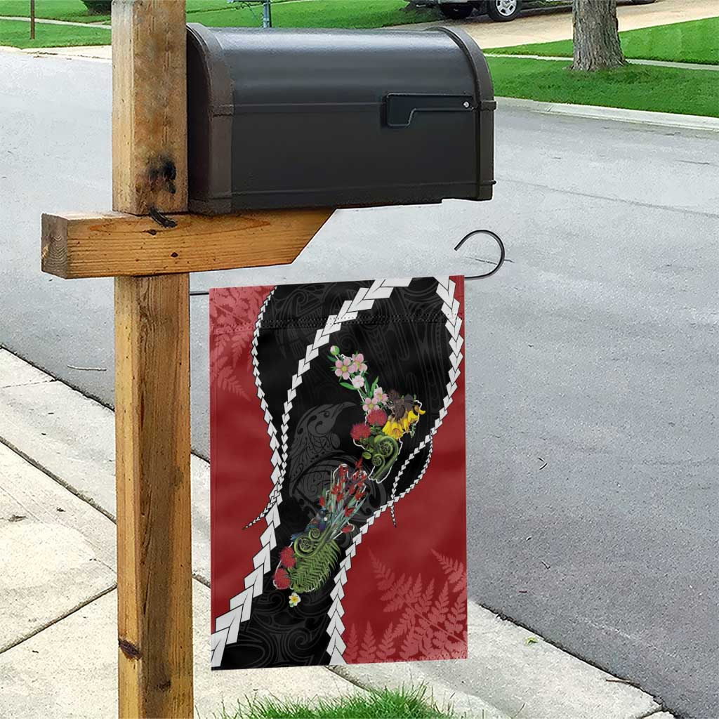 New Zealand Christmas Garden Flag Flora Map with Birds - Polynesian Pride