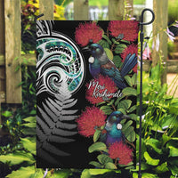 Meri Kirihimete New Zealand Garden Flag Tui on Pohutukawa