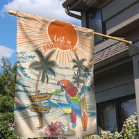 Christmas In July - Hawaii Retro Garden Flag Lost In Parrot-dise