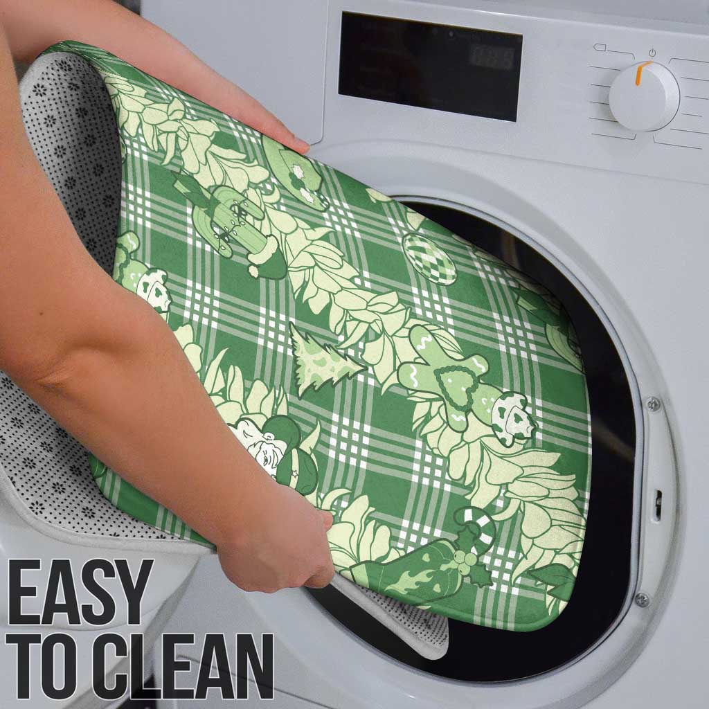 Green Palaka Hawaii Cowboy Christmas Bathroom Set Paniolo Mix Maile Lei - Polynesian Pride