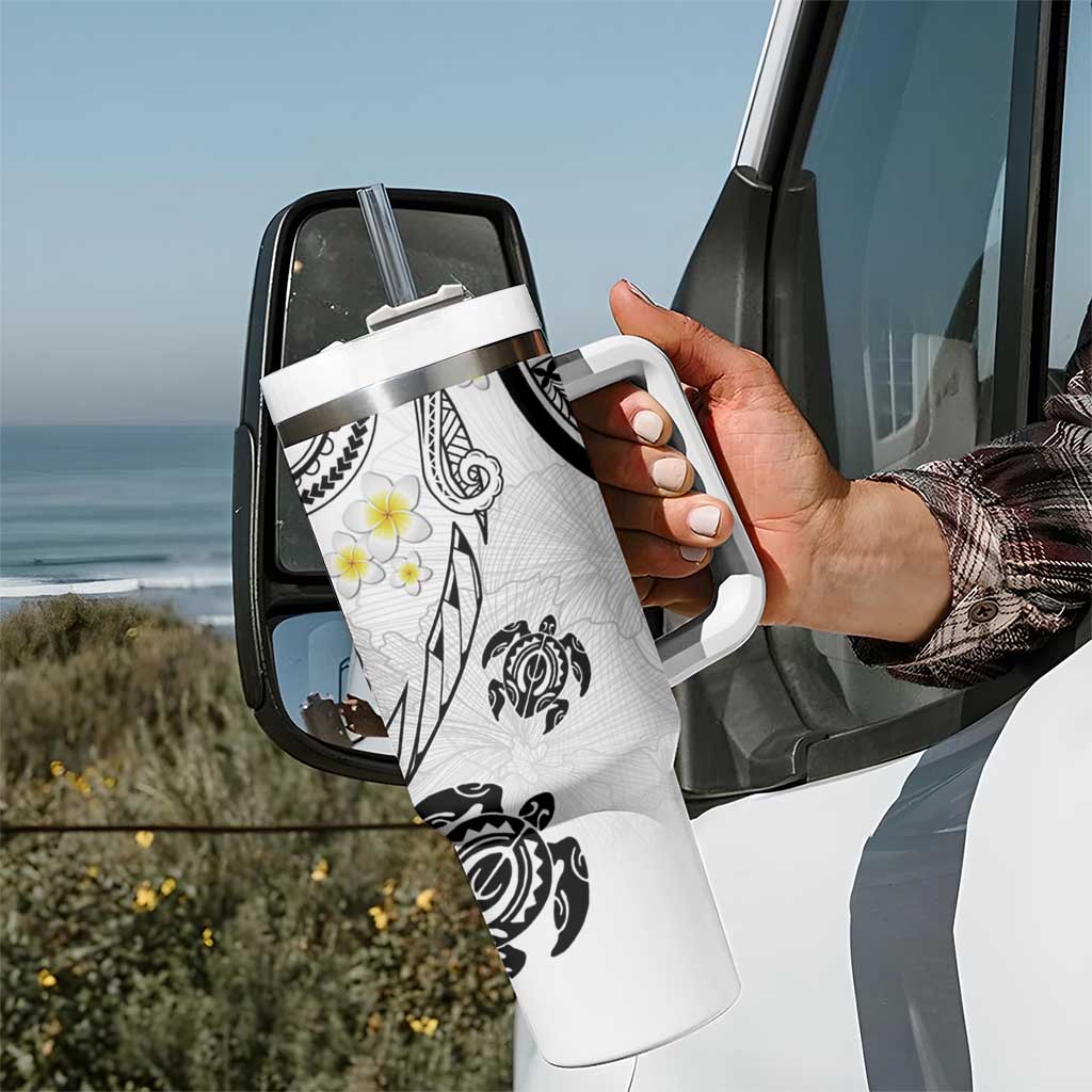 Polynesia Tribal Tumbler With Handle White Plumeria Tentacles