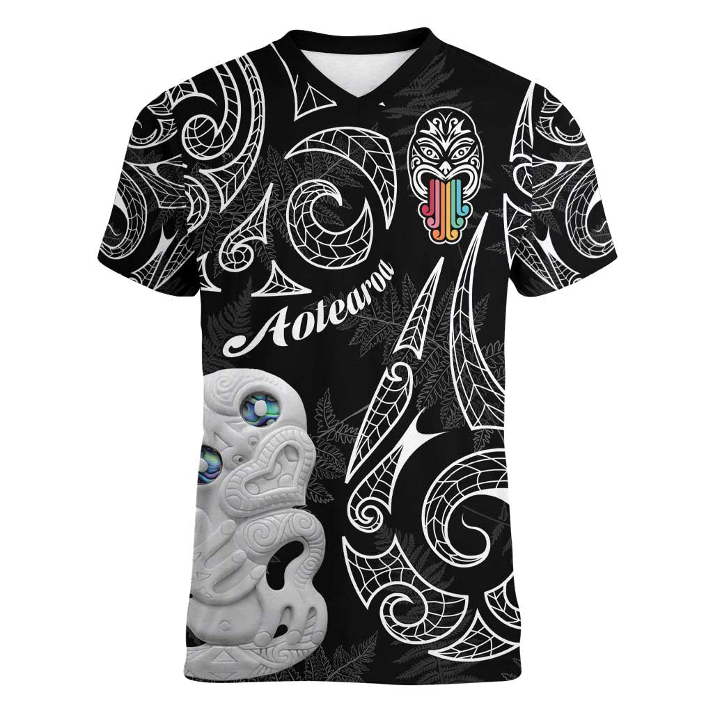 Kia Hara Te reo Maori Women V-Neck T-Shirt Manaia Moko Pattern LT7 Female Black - Polynesian Pride