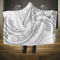 White Sunday Lotu Tamaiti Hooded Blanket Polynesian Wave Pastel Gray - Polynesian Pride