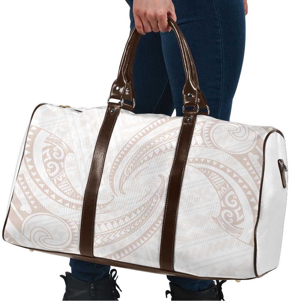 White Sunday Lotu Tamaiti Travel Bag Polynesian Wave Pastel Nude - Polynesian Pride