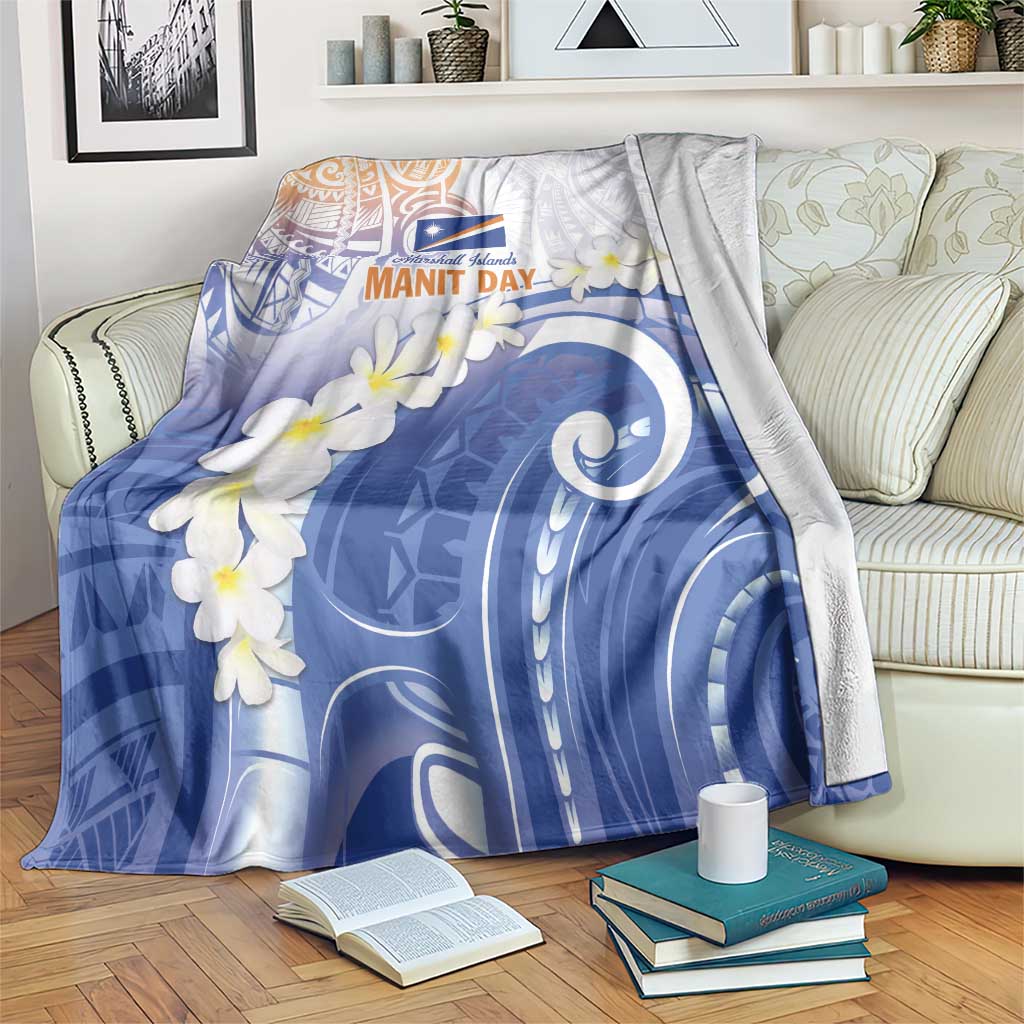 Marshall Islands Manit Day Blanket Plumeria and Polynesian Tribal LT9 White - Polynesian Pride