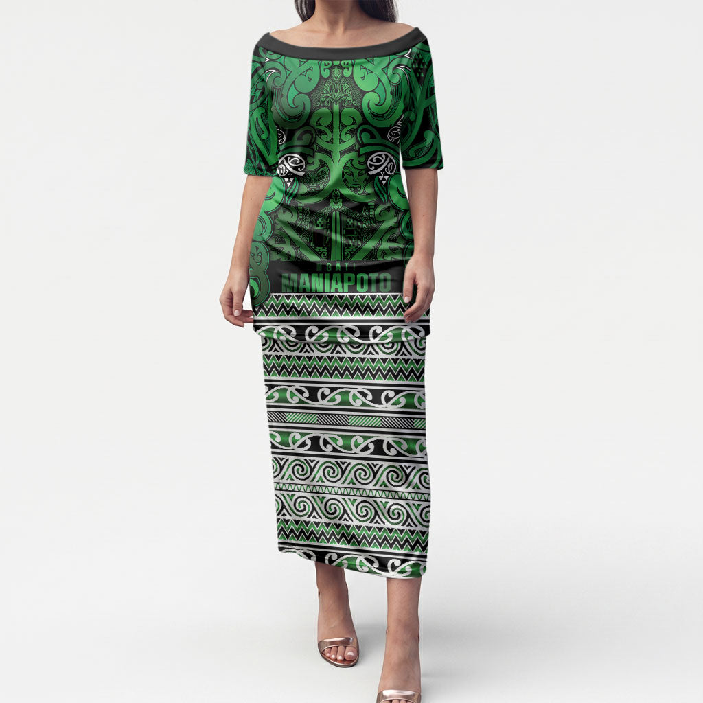 Aotearoa Iwi Ngati Maniapoto Puletasi Maori Wharenui House Tribal Pattern LT9 Long Dress Dark green - Polynesian Pride