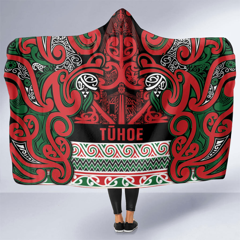 Aotearoa Iwi Tuhoe Hooded Blanket Maori Wharenui House Tribal Pattern LT9 One Size Green Red - Polynesian Pride