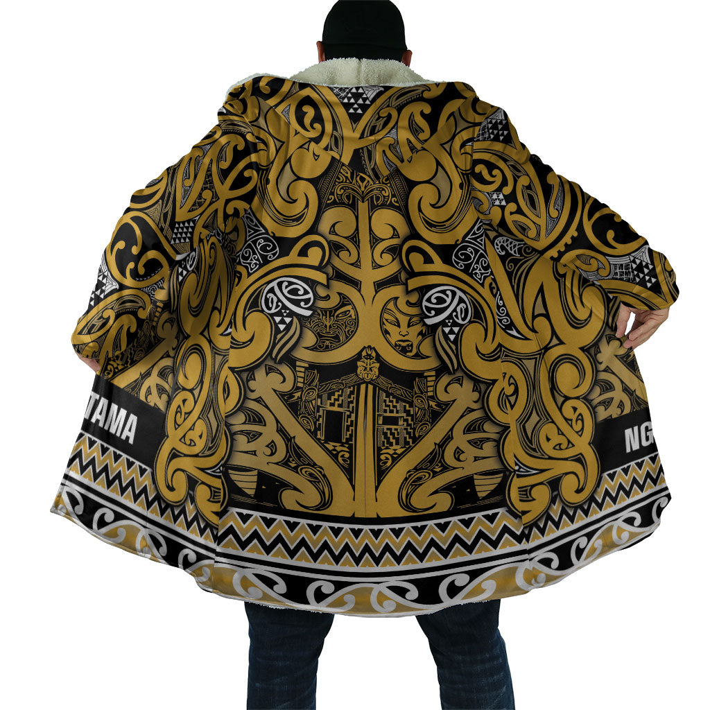 Aotearoa Iwi Ngāti Tama ki Te Waipounamu Trust Cloak Maori Wharenui House Tribal Pattern LT9 - Polynesian Pride