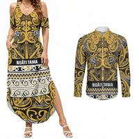Aotearoa Iwi Ngāti Tama ki Te Waipounamu Trust Couples Matching Summer Maxi Dress and Long Sleeve Button Shirt Maori Wharenui House Tribal Pattern LT9 Gold - Polynesian Pride