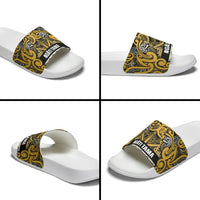 Aotearoa Iwi Ngāti Tama ki Te Waipounamu Trust Slide Sandals Maori Wharenui House Tribal Pattern LT9 - Polynesian Pride