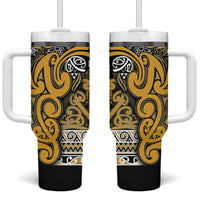 Aotearoa Iwi Ngāti Tama ki Te Waipounamu Trust Tumbler With Handle Maori Wharenui House Tribal Pattern LT9 One Size: 40 oz Gold - Polynesian Pride