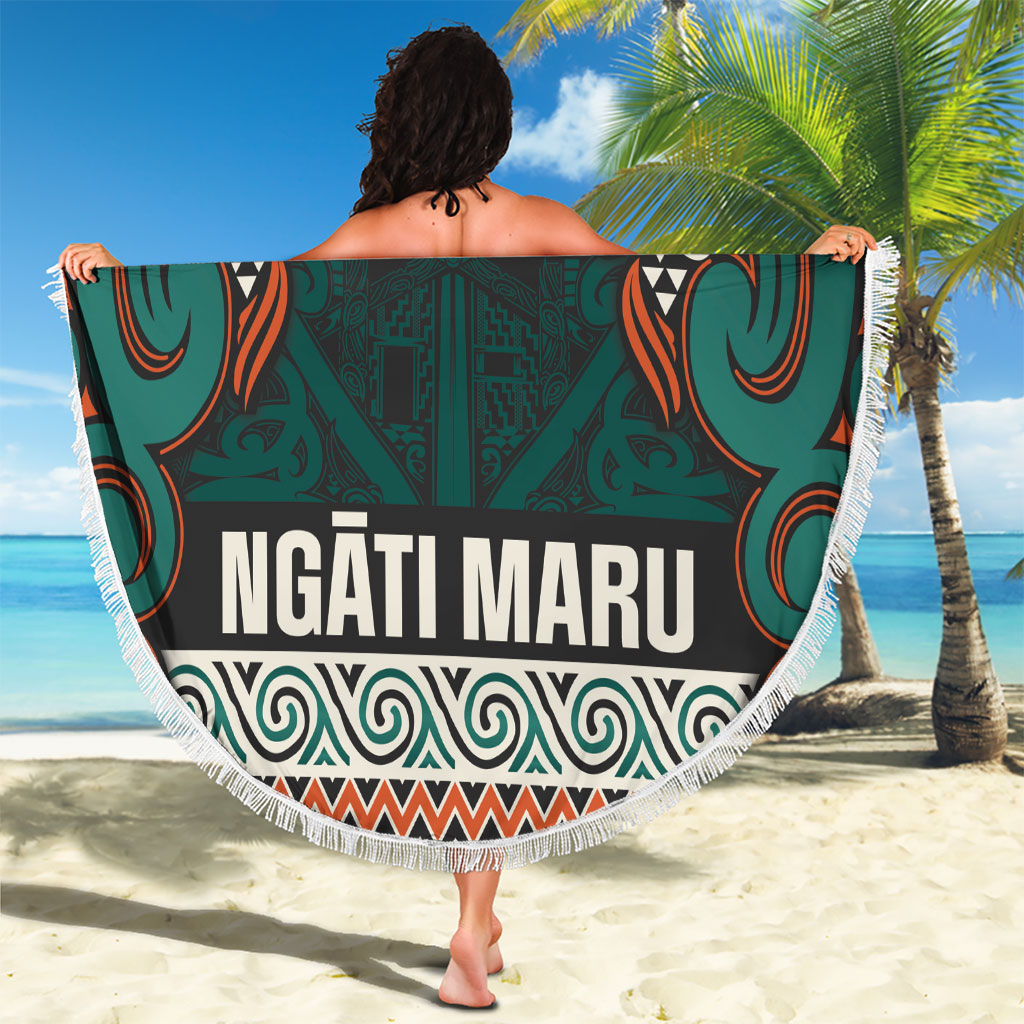 Aotearoa Iwi Ngāti Maru Taranaki Beach Blanket Maori Wharenui House Tribal Pattern