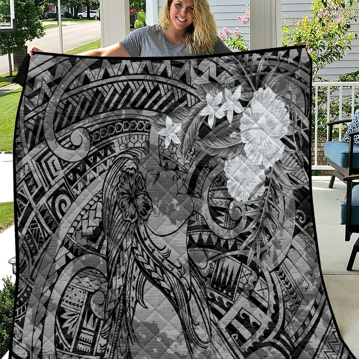 Pacific Beauty Girl Quilt Black Polyneisan Tribal Vintage Motif LT9 Black - Polynesian Pride