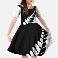 New Zealand Silver Fern Niho Taniwha Family Matching Long Sleeve Bodycon Dress and Hawaiian Shirt LT9 Daughter's Dress Black - Polynesian Pride