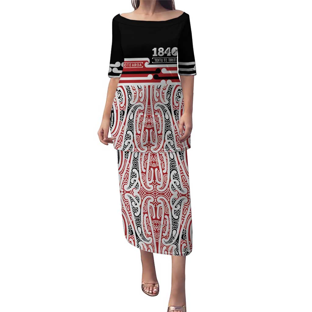 Personalised Toitu Te Tiriti Aotearoa 1840 Puletasi Red Kowhaiwhai Puhoro LT9 Long Dress Black - Polynesian Pride