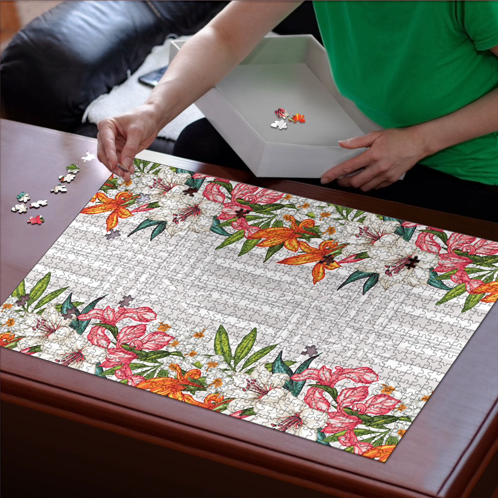 Hawaii Tropical Twist Lei Puzzle Hawaiian Flag Motif