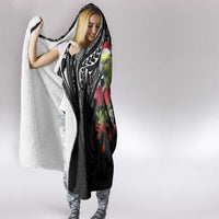 Meri Kirihimete Kakapo Hooded Blanket Black Silver Fern Christmas Vibe LT9 - Polynesian Pride