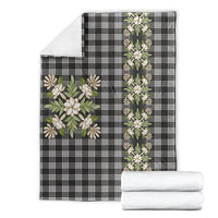 Pauli Hawai'i Palaka Squares Maile Leaf Blanket Flowers Hawaiian Quilt Patterns