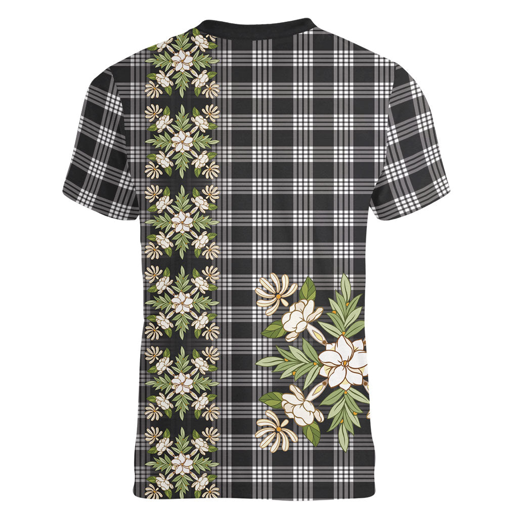 Pauli Hawai'i Palaka Squares Maile Leaf Women V-Neck T-Shirt Flowers Hawaiian Quilt Patterns