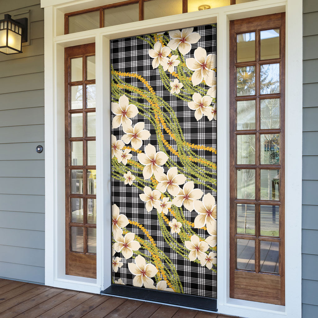 Ele'ele Hawai'i Palaka Plumeria Door Cover Puakenikeni and Maile Lei