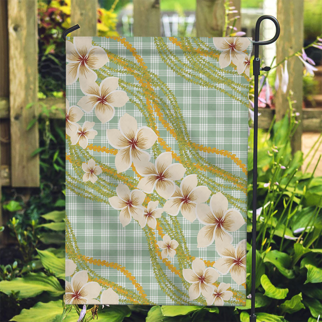 Liko Kukui Hawai'i Palaka Plumeria Garden Flag Puakenikeni and Maile Lei