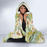 Liko Kukui Hawai'i Palaka Plumeria Hooded Blanket Puakenikeni and Maile Lei